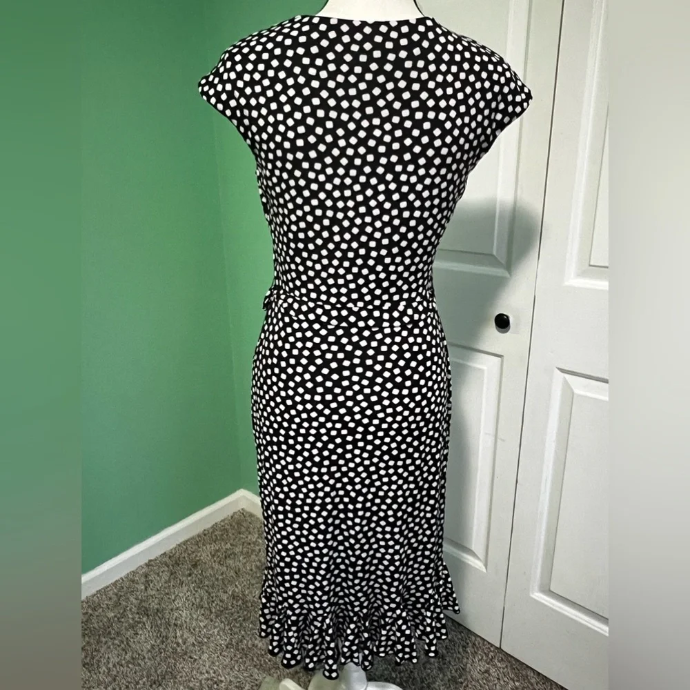 Dress - Picture 5 of 7